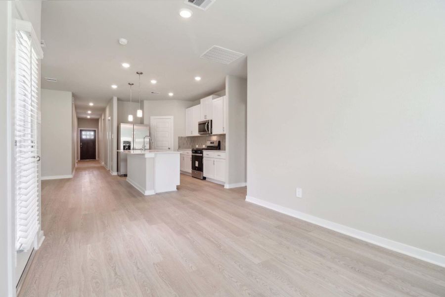 Spacious, unfurnished interior of a new home in Massey Oaks - Premier Series, Pearland (Image 18).