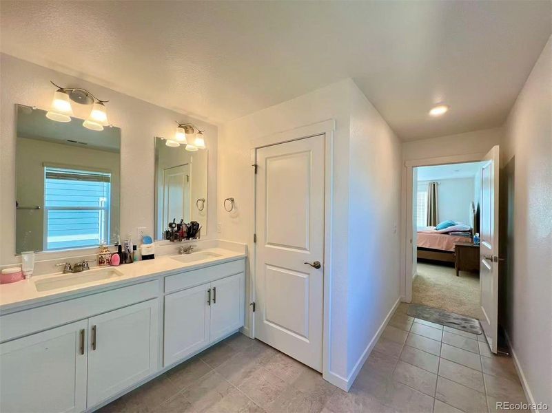 Furnished interior view inside a new home in Looking Glass, Parker (Image 3).