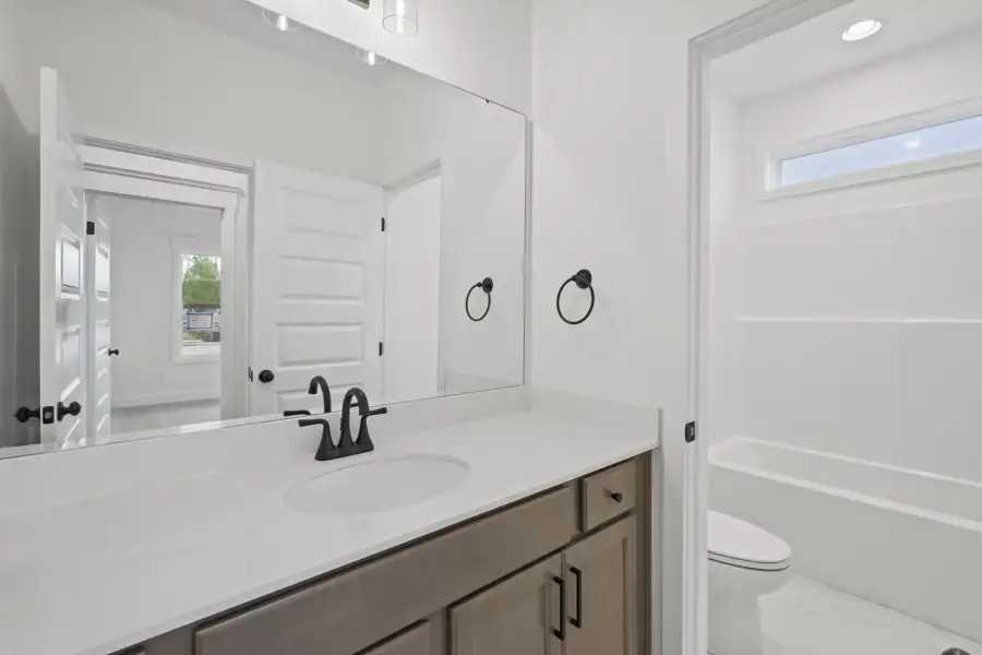 *Photo of example home. Selections & finishes may vary. *Photo of example home. Selections & finishes may vary.