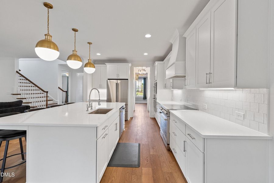 26-807 Crimson_7228 26-807 Crimson_7228