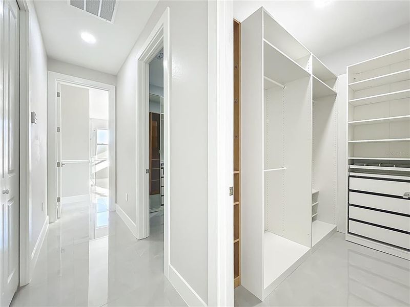 Spacious, unfurnished interior of a new home in , Orlando (Image 47). Spacious, unfurnished interior of a new home in , Orlando (Image 47).