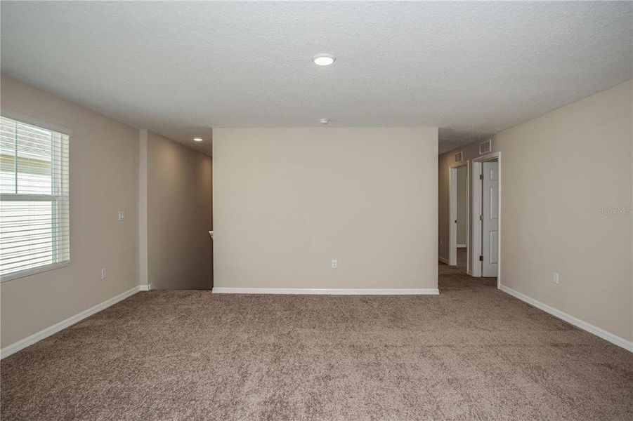 Spacious, unfurnished interior of a new home in Crosswinds, Haines City (Image 12).