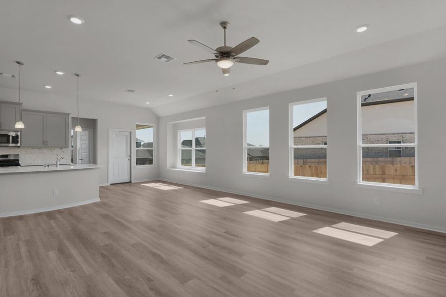 Spacious, unfurnished interior of a new home in Nolina, Georgetown (Image 14).