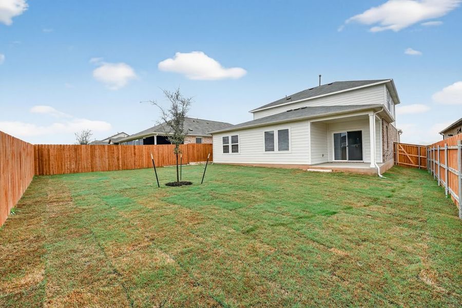 Exterior details and patio area of a home in Lisso, Pflugerville (Image 15).