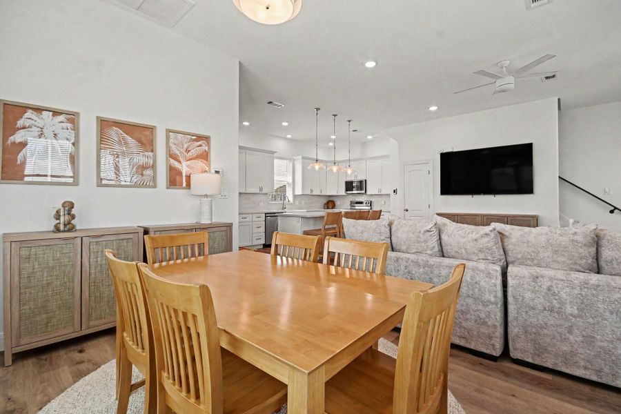 Furnished interior view inside a new home in , Galveston (Image 15).