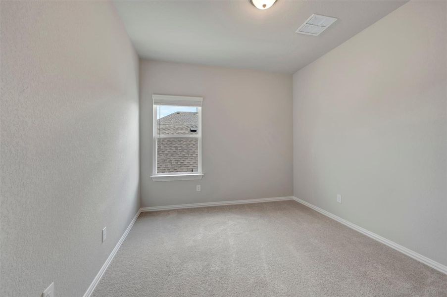 Spacious, unfurnished interior of a new home in Heritage, Dripping Springs (Image 32).