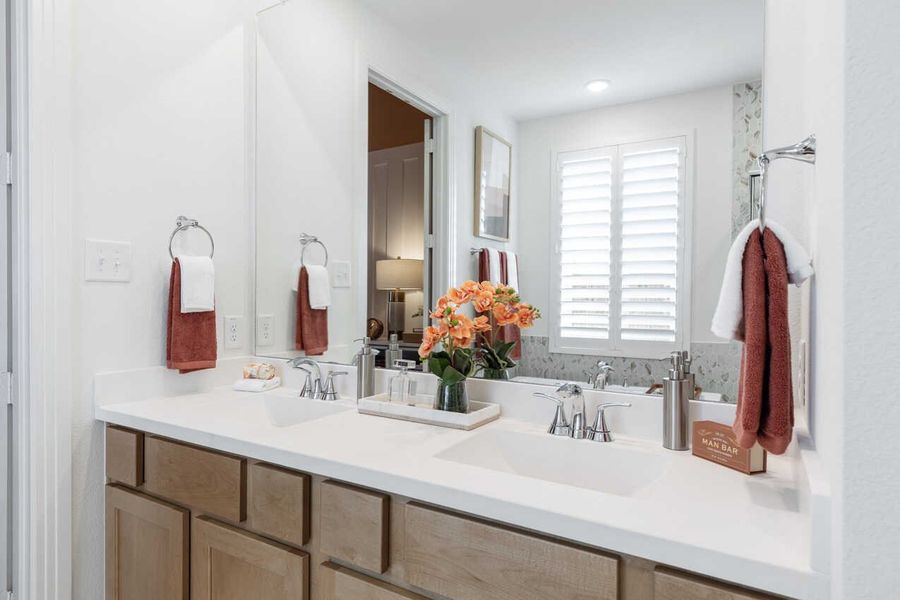 Representative furnished interior of a home built from the Monet-SS by Highland Homes in Lariat, Liberty Hill (Image 49).