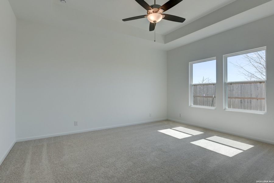 Spacious, unfurnished interior of a new home in Hennersby Hollow, San Antonio (Image 17).