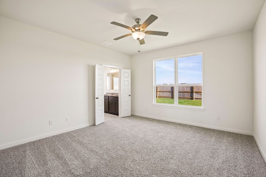 Spacious, unfurnished interior of a new home in Rancho San Gabriel, Georgetown (Image 14).