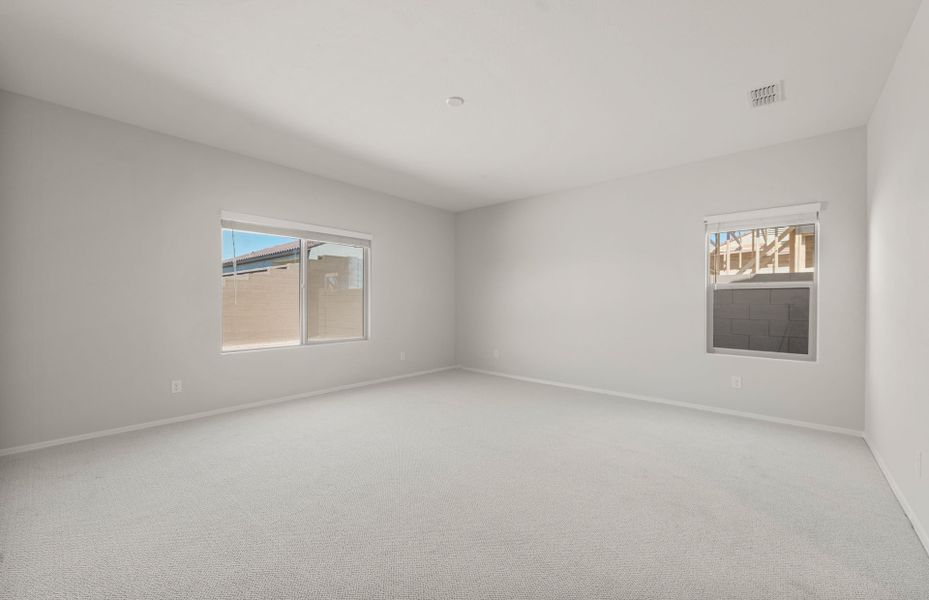 Spacious, unfurnished interior of a new home in Parkside at Anthem at Merrill Ranch, Florence (Image 25).