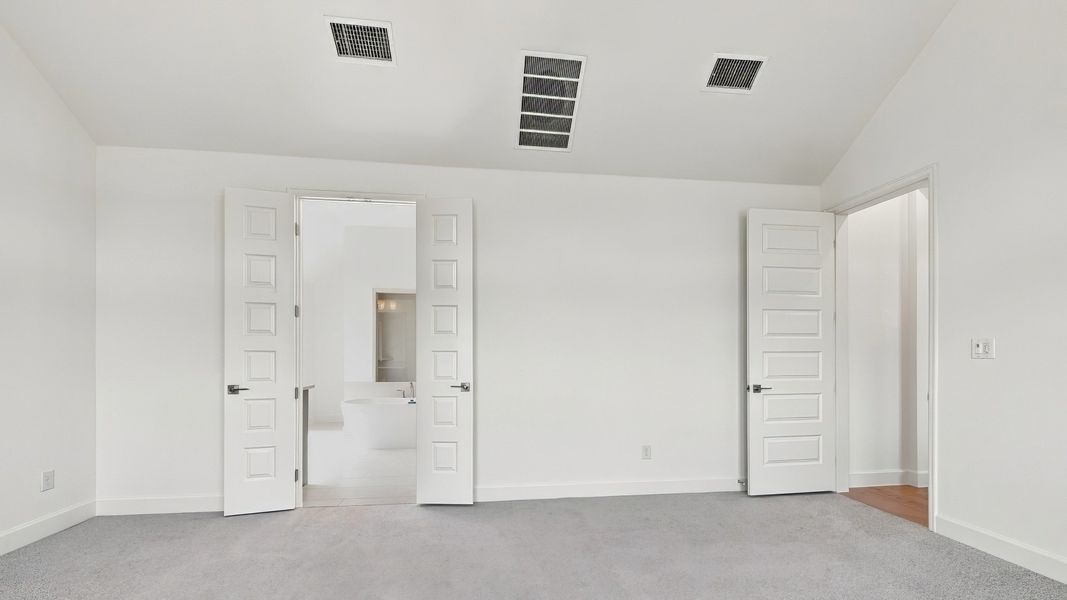 Spacious, unfurnished interior of a new home in Sonoma Verde, McLendon-Chisholm (Image 16).