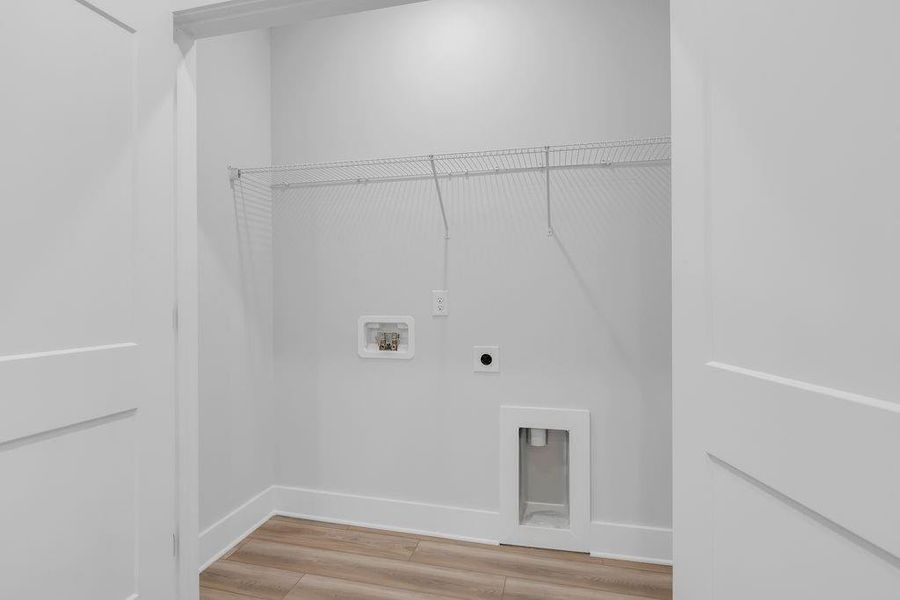 Spacious, unfurnished interior of a new home in Echo Park, Suwanee (Image 14). Spacious, unfurnished interior of a new home in Echo Park, Suwanee (Image 14).