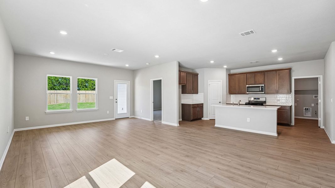 Spacious, unfurnished interior of a new home in Carillon, Manor (Image 13). Spacious, unfurnished interior of a new home in Carillon, Manor (Image 13).