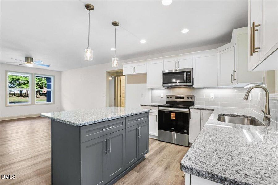 21-305 N West St-21 21-305 N West St-21