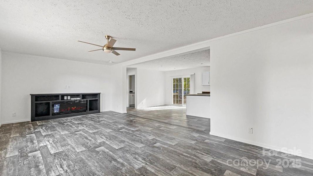 Spacious, unfurnished interior of a new home in , Statesville (Image 10).