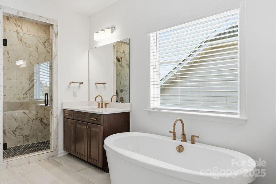 154 Nicholson Lane ~ Ready Now!