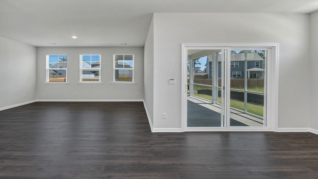 Spacious, unfurnished interior of a new home in Sease's Pond, Gilbert (Image 23).
