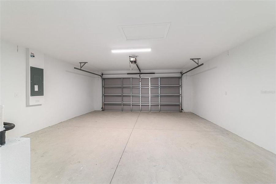 Spacious, unfurnished interior of a new home in , Ocala (Image 54).