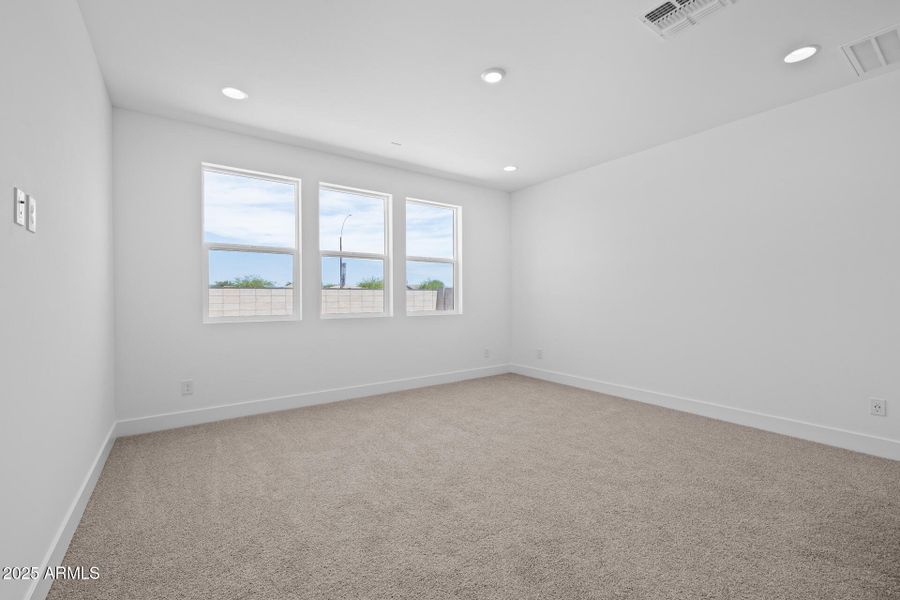 18)MASTER BED 18)MASTER BED