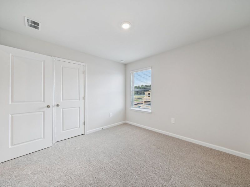 Spacious, unfurnished interior of a new home in Northwoods at Mirror Lake, Villa Rica (Image 17).