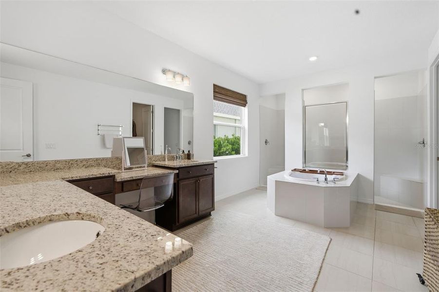 Furnished interior view inside a new home in , Bradenton (Image 42).