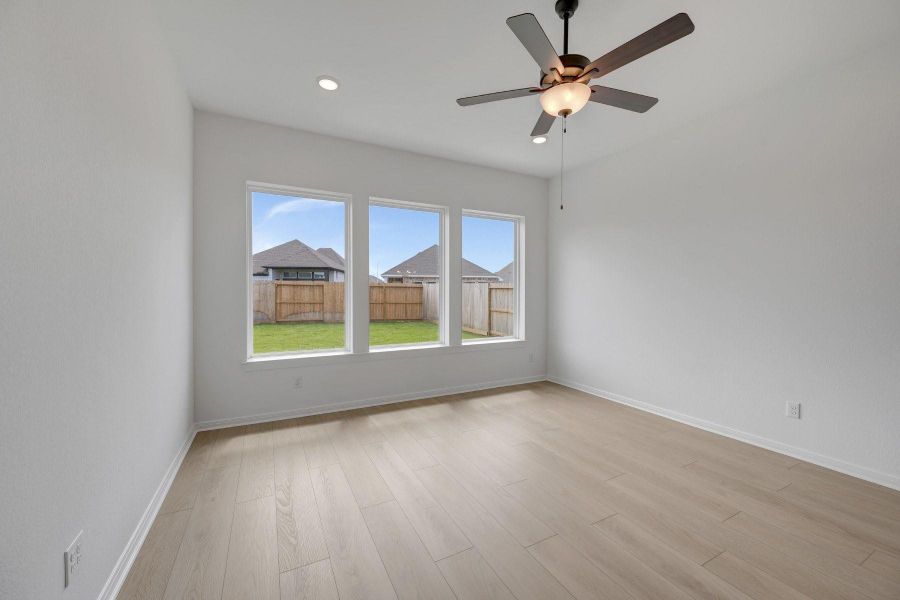 Spacious, unfurnished interior of a new home in Jordan Ranch - Terrace Collection, Fulshear (Image 24).