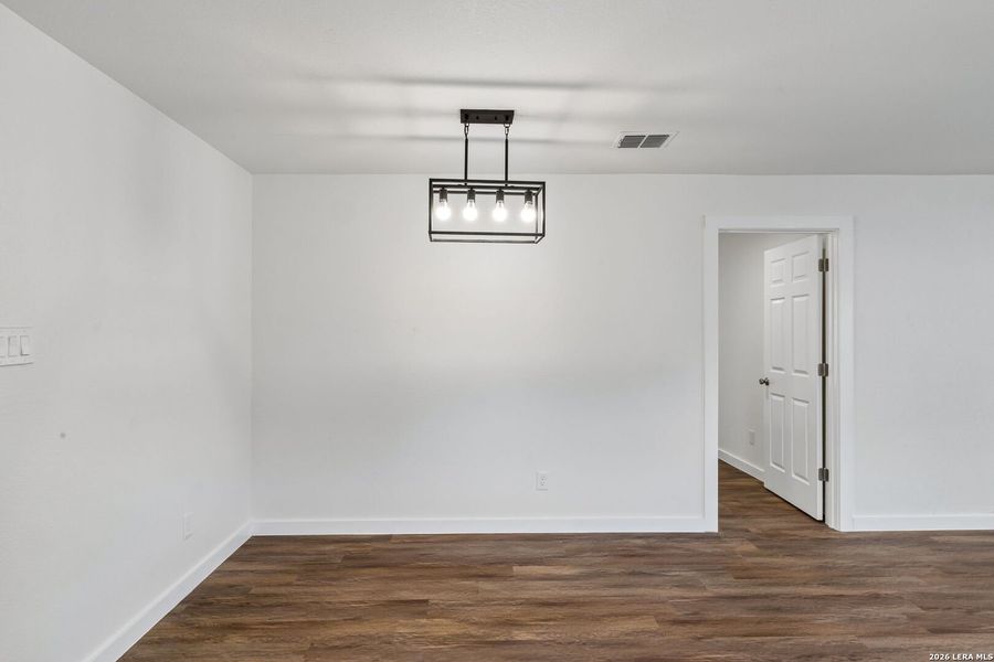 Spacious, unfurnished interior of a new home in , San Antonio (Image 27).