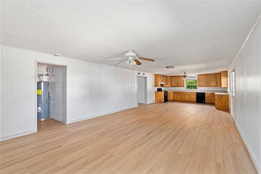 Spacious, unfurnished interior of a new home in , Bangs (Image 22).