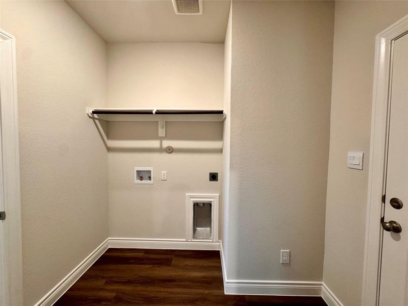 Spacious, unfurnished interior of a new home in Lexington Heights, Willis (Image 24).