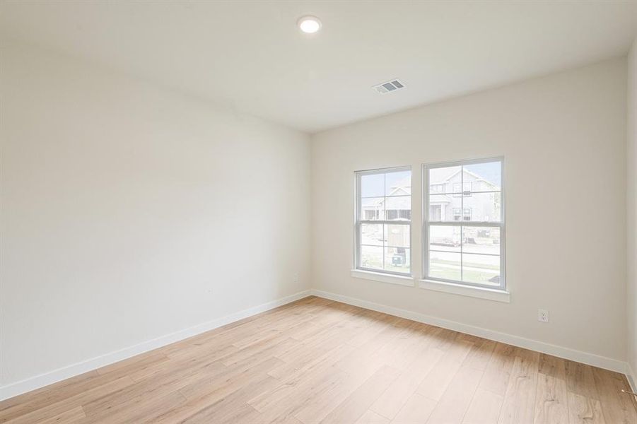 Spacious, unfurnished interior of a new home in Overland Grove, Forney (Image 29).