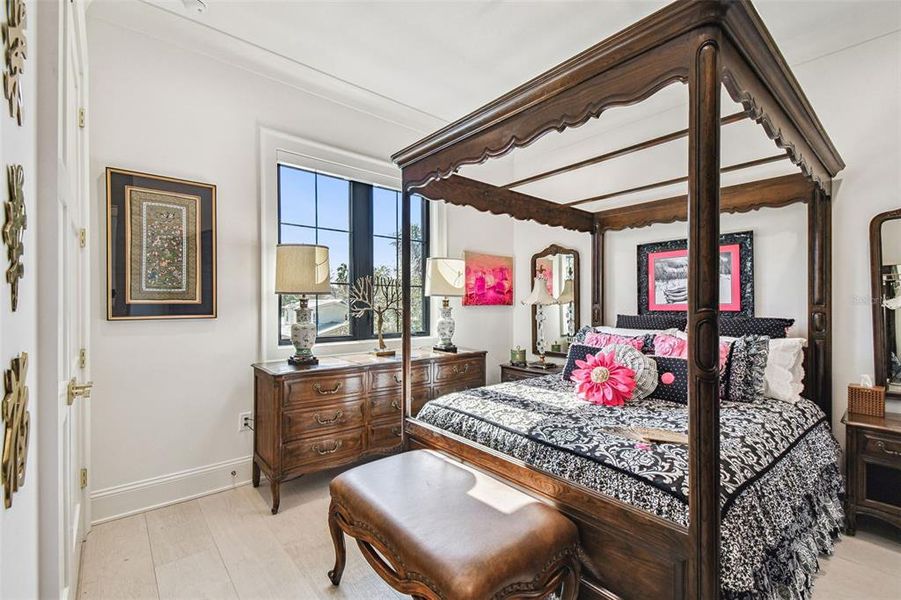 Furnished interior view inside a new home in , Tampa (Image 51).