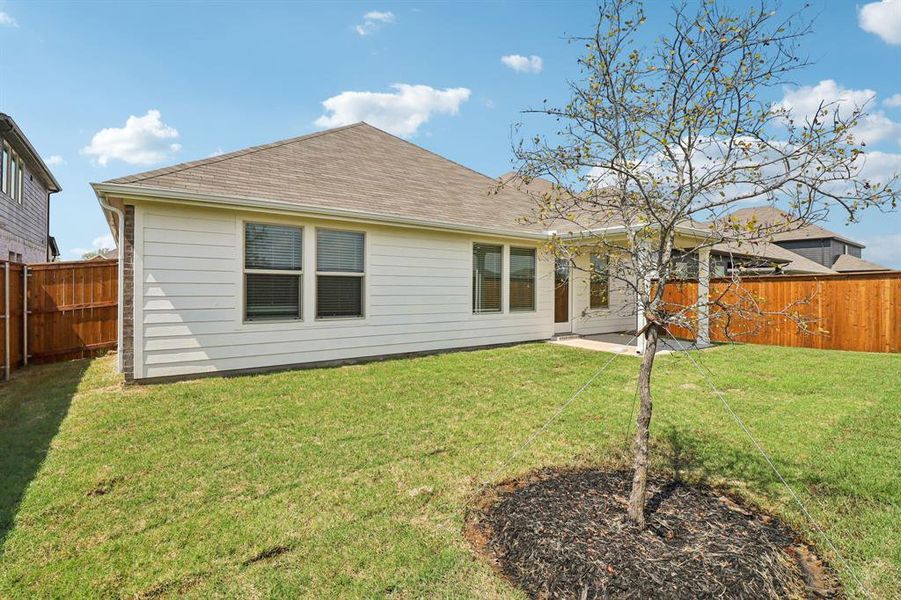 Exterior details and patio area of a home in Lakehaven - Signature Series, Farmersville (Image 4).