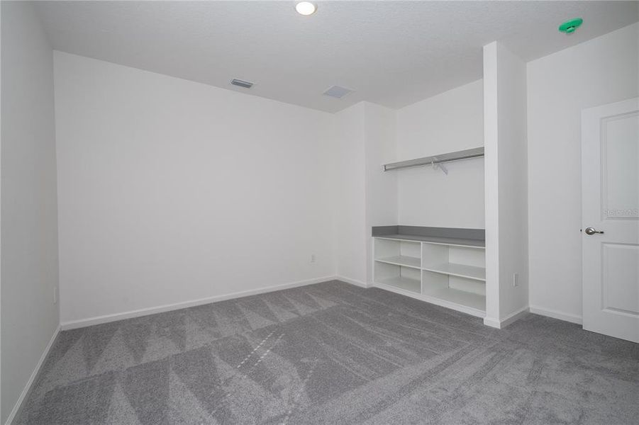 Spacious, unfurnished interior of a new home in , Orlando (Image 79).