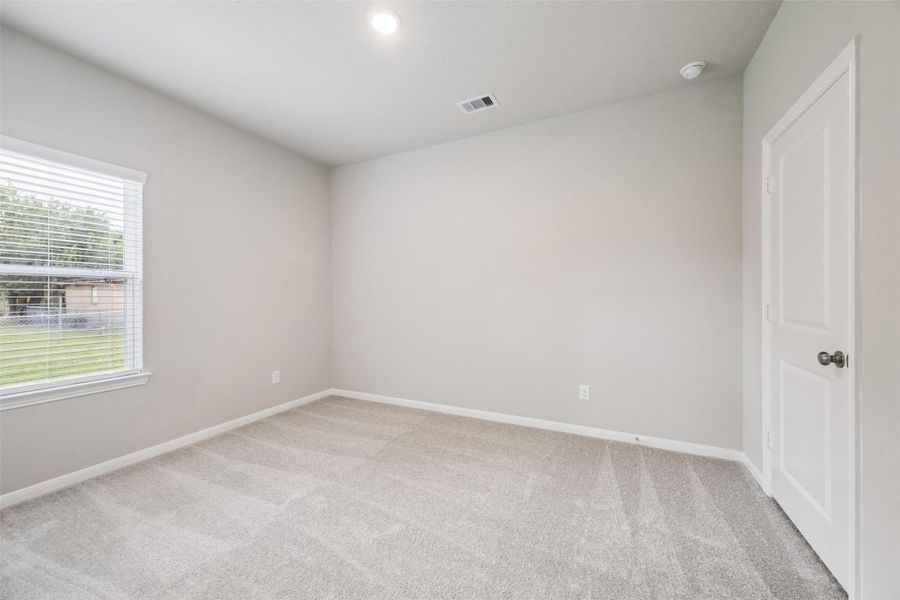 Spacious, unfurnished interior of a new home in , Texas City (Image 18).