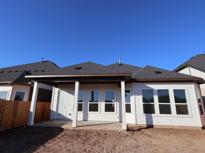 Exterior details and patio area of a home in Barksdale, Leander (Image 17).