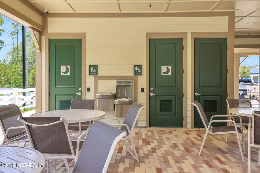 Exterior details and patio area of a home in Jennings Farm, Middleburg (Image 29).