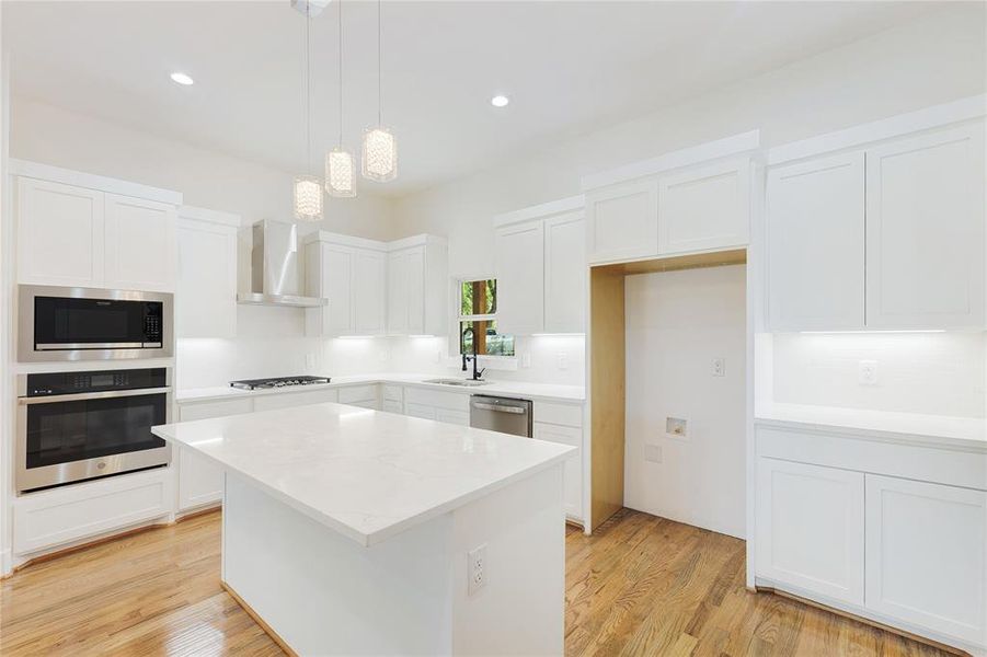 Furnished interior view inside a new home in , Kennedale (Image 8).