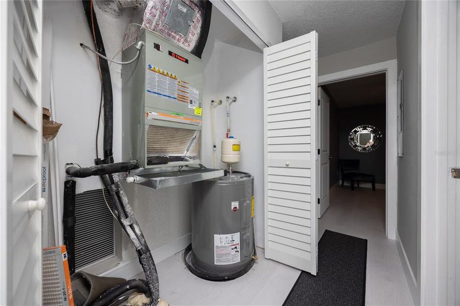 Furnished interior view inside a new home in , Gainesville (Image 7).