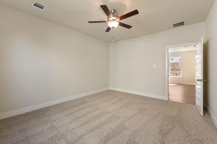 Spacious, unfurnished interior of a new home in , Brenham (Image 38).