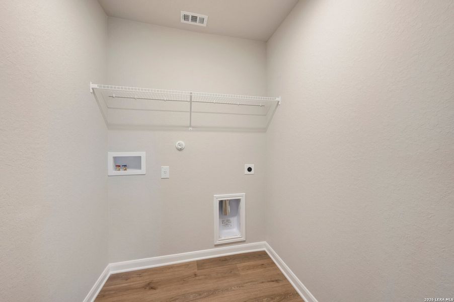 Spacious, unfurnished interior of a new home in Legacy Hills, San Antonio (Image 33).