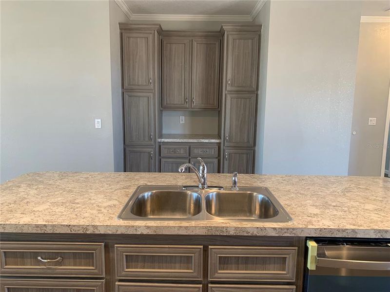 Close-up of interior finishes inside a home in , Lake Wales (Image 12).