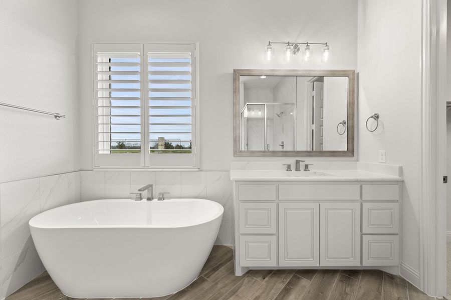 Furnished interior view inside a new home in Nelson Lake Estates, Rockwall (Image 13).