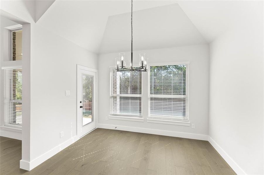 516 Big Lake-Breakfast Nook-1