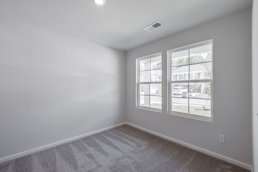 Spacious, unfurnished interior of a new home in Ellington, Elgin (Image 24).