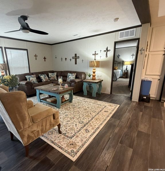 Furnished interior view inside a new home in , Seguin (Image 14).