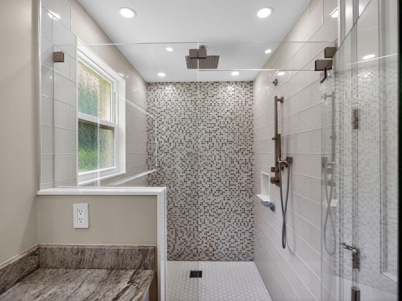 2nd Floor Master Bathroom