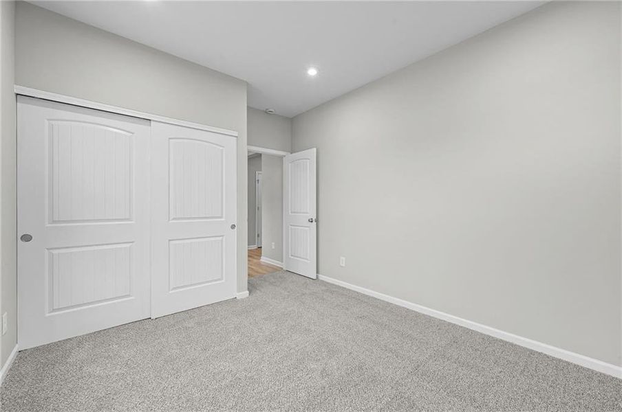 Spacious, unfurnished interior of a new home in Laurel Farms, Dallas (Image 27). Spacious, unfurnished interior of a new home in Laurel Farms, Dallas (Image 27).