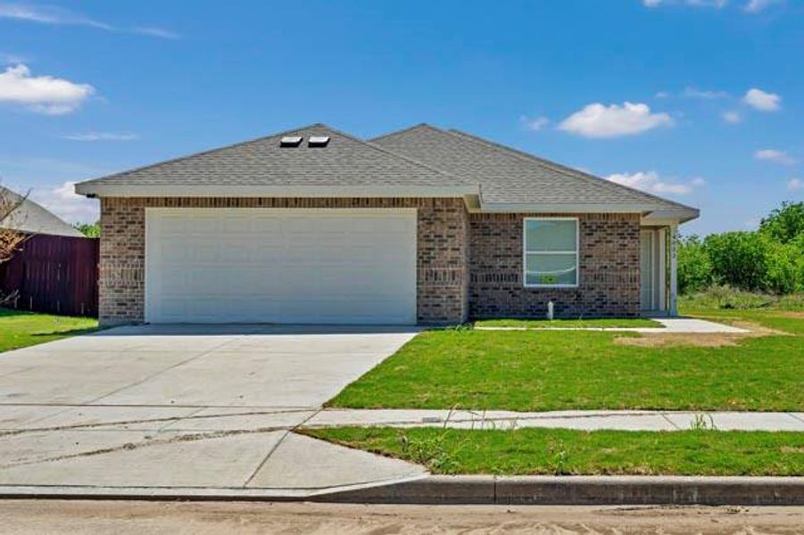 Front exterior of a new home in , Fort Worth, TX, highlighting curb appeal (Image 15).