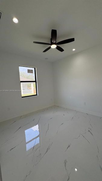 Spacious, unfurnished interior of a new home in , Cape Coral (Image 18).