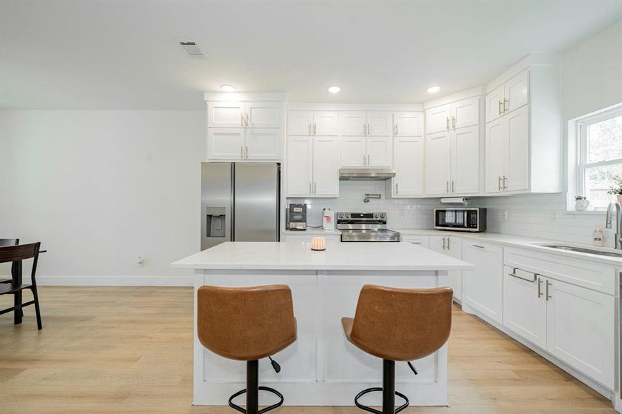 Furnished interior view inside a new home in , Gun Barrel City (Image 29).